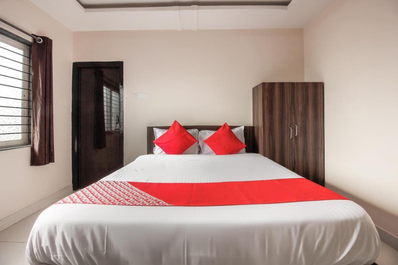 Готель Oyo 66942 Venus Residency Lalaguda Екстер'єр фото